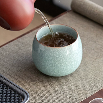Ru Kiln Ice Crackle Glaze "Fortune" Teacup